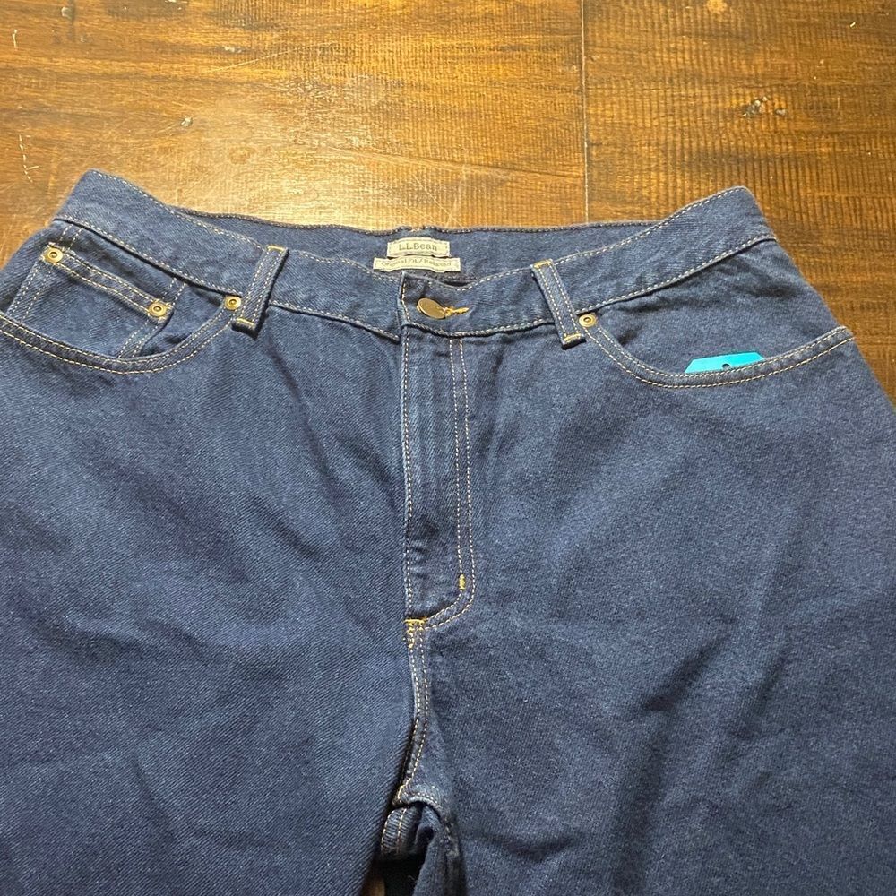 L.L. Bean Ladies Dark Blue Relaxed Jeans size 16